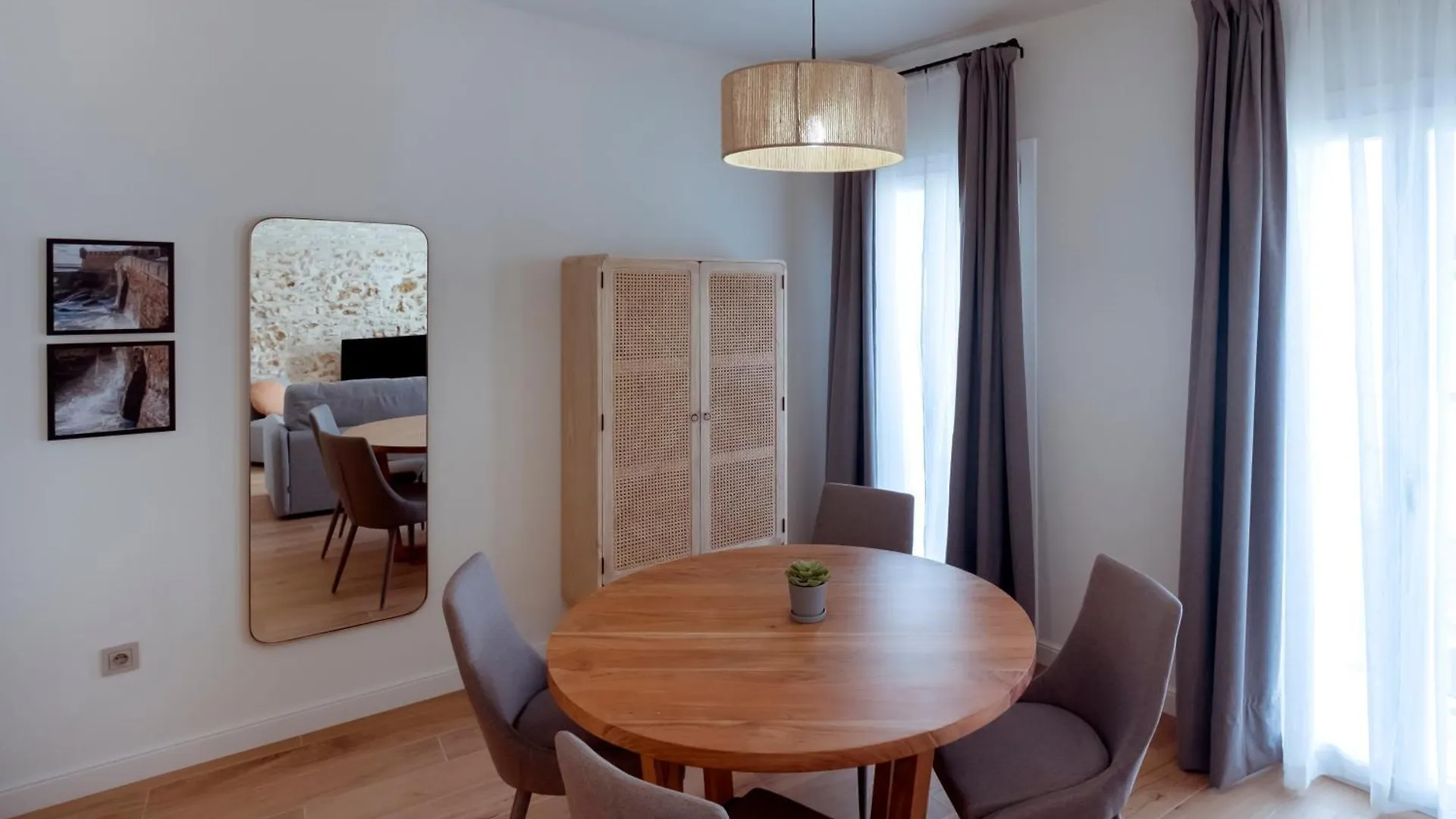 Villar Suites By Cadiz4Rentals España