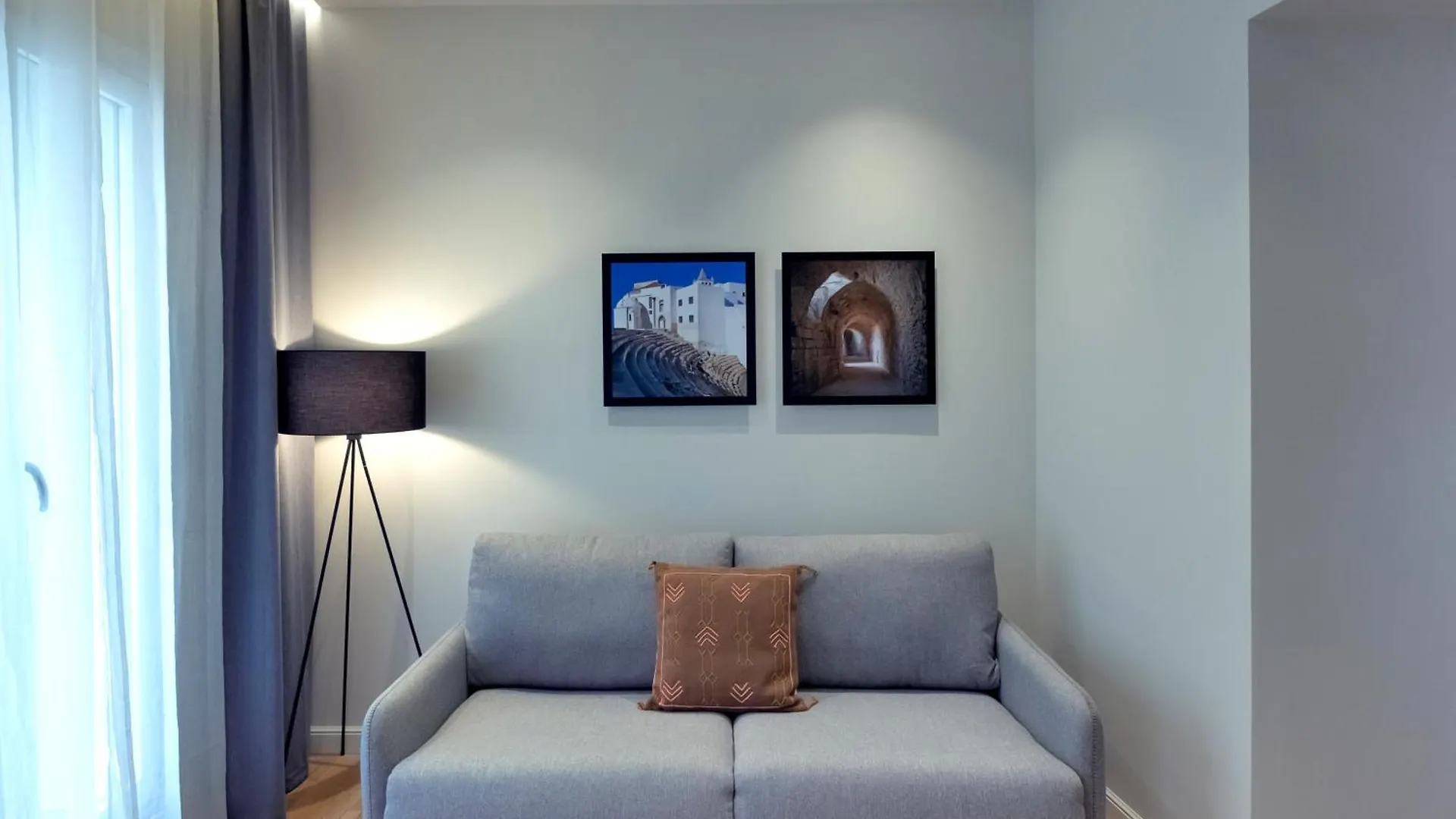 Villar Suites By Cadiz4Rentals