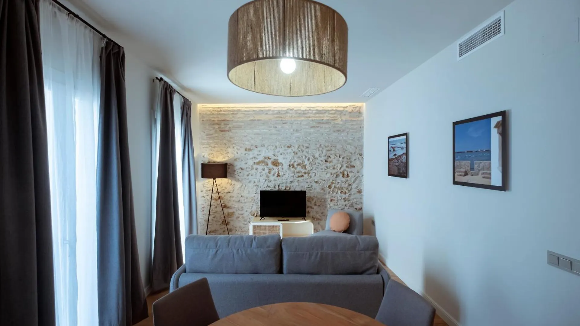 Villar Suites By Cadiz4Rentals 0*,