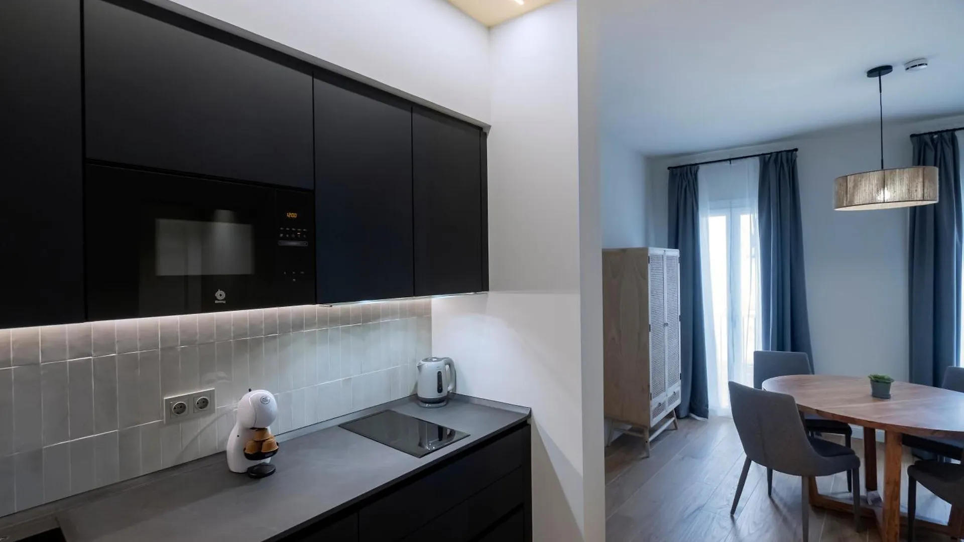 Villar Suites By Cadiz4Rentals 0*,